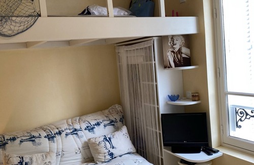 Cabourg Apartment | Convenient studio steps from the beach - 2 guests