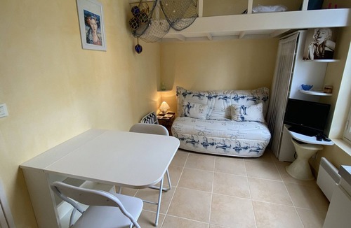 Cabourg Apartment | Convenient studio steps from the beach - 2 guests