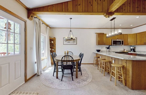Donner Lake Woods House | Conveniently located home with fully stocked kitchen, W&D, fast wifi & loft