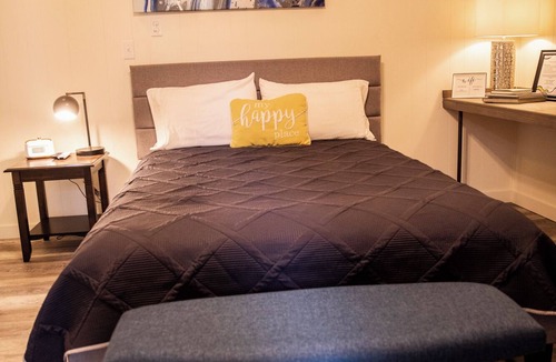 Cherokee Village House | Cooper's Pointe Guest House, a private moment away from the Main House