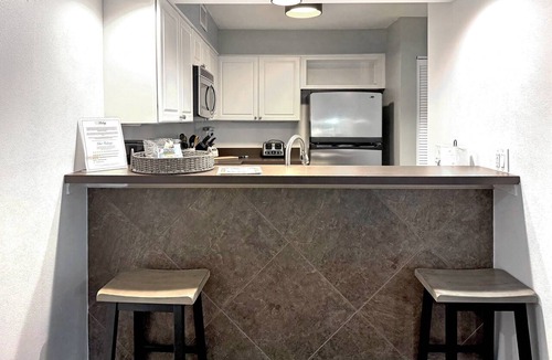 Wesley Chapel Condo | Corner Unit Pond View Retreat | Ground Floor | Patio | Optional Saddlebrook Resort Amenities