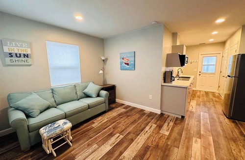 Tavares Cottage | Cottage 22: The Boathouse - Waterfront Lodging in Downtown Tavares, FL