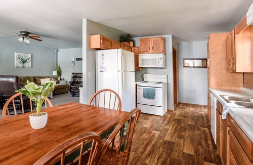 Wautoma Cottage | Cottage House on Little Hills Lake; Beach, Pier, Kayaks, Paddleboards & more