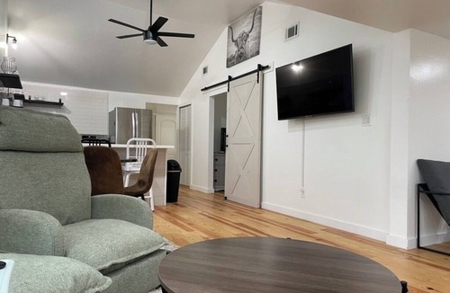 Lexington Cottage | Cottage in Lexington with Lake view just 100 steps from the beach!