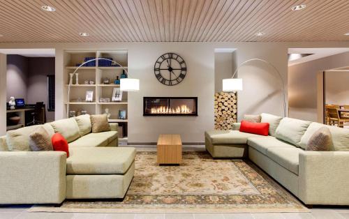 Springfield Hotel | Country Inn & Suites by Radisson, Springfield Southeast