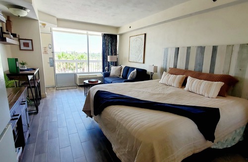 Ortona Park Resort | COUPLES RETREAT sunset view Full kitchen & amenities