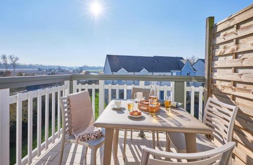 Courseulles-sur-Mer Apartment | Courseulles Coastal Apartment for 4