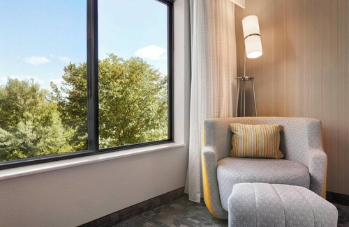 Normal Hotel | Courtyard Bloomington Normal