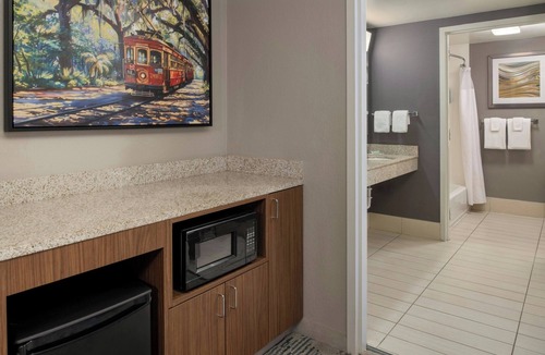 Arts/Warehouse District Hotel | Courtyard by Marriott New Orleans Warehouse Arts District