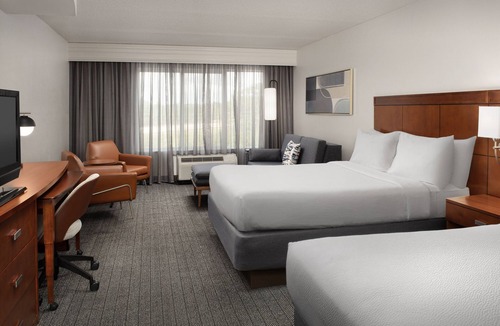 Southside Hotel | Courtyard by Marriott Jacksonville Flagler Center