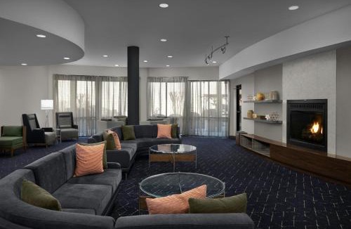 Danville Hotel | Courtyard Danville
