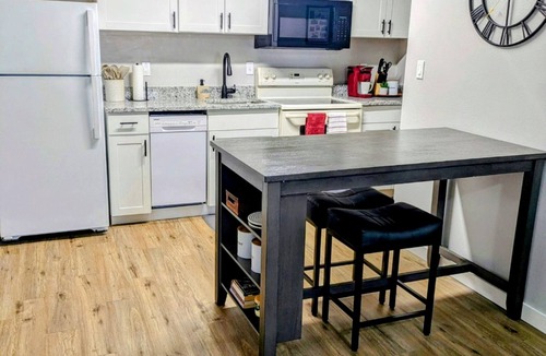 College Town Condo | Cozy 1/1 Walking distance to Doak Campbell Stadium and campus
