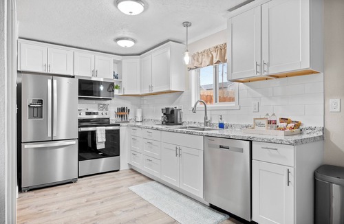 Casper House | Cozy 2-bedroom home in Central Casper, 2 mins from NCHS