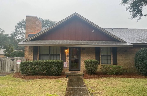 Bellview House | Cozy 2-bedroom house in perfect Pensacola with AC and fitness room
