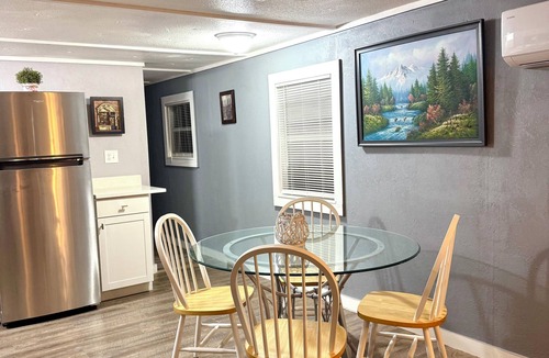 Stanton House | Cozy 2-bedroom mobile home with WiFi, AC in rural Weirsdale