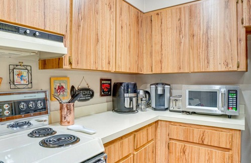 Deltona Lakes Apartment | COZY 2BR Condo with Pool bike-trail near lake beach fireplace SAFE community