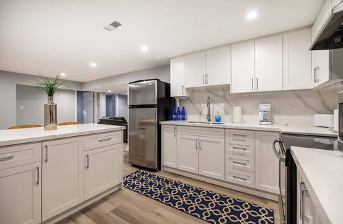 Lakeview House | Cozy 3BR Basement w/2 Baths