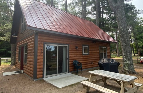 Arbor Vitae Cabin | Cozy 4 season Cabin on Big Arbor Vitae Lake-Northwoods Sugar Shack