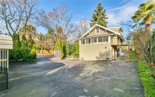 Delridge House | Cozy 4BR House Perfect for Families in West Seattle