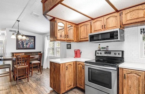Lake St. Peter Cottage | Cozy Algonquin-Area Cottage | ATV Trails, Lake Access, Fenced & Pet Friendly
