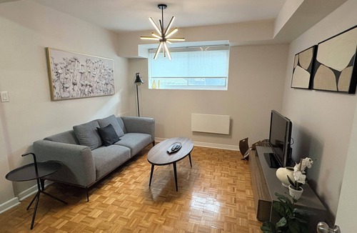 Cote-Saint-Luc Apartment | Cozy and Modern 1BR Bachelor Apartment