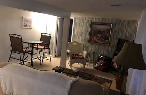 Buffalo House | Cozy Apartment on Tippecanoe River
