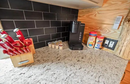 Enterprise Apartment | Cozy Apt w/Master BR + 2 Bed Kids Loft. Covered Parking/Deck/BBQ area & Firepit