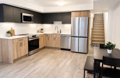 Lawrence Heights Apartment | Cozy basement apartment at a perfect location for business or leisure