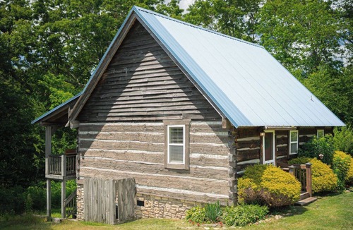Vesta Cabin | Cozy "Bear Claw Cove" - 2 Bedroom Cabin in the Heart of the Blue Ridge Mountains