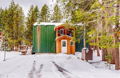 Serene Lakes House | Cozy cabin in the heart of nature with wood fireplace deck & loft