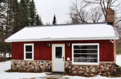 Crivitz Cabin | Cozy Cabin Nestled on 3 Acres