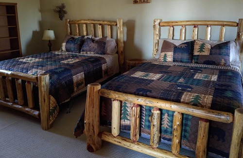 Norfork Cabin | Cozy Cabin w/Fireplace and Wraparound Deck