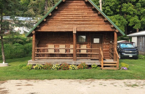 Eastman Cabin | Cozy Cabin with boat slip! Attn Boaters and fishermen!