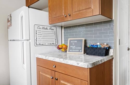 De Pere House | Cozy, clean home near major Green Bay hotspots