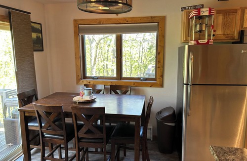 Wakefield Condo | Cozy, Clean, & Quiet 2B/2B Ski In/Ski Out Condo w/Hot Tub!