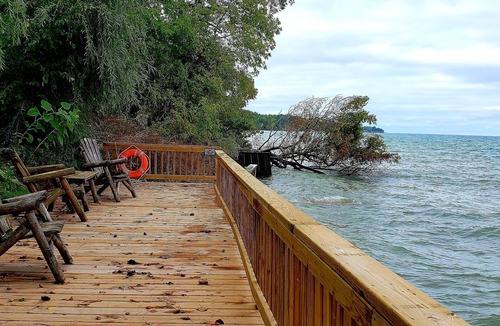 Applegate Cottage | Cozy Cottage overlooking Lake Huron #3