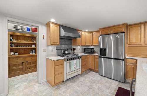 Truckee Cabin | Cozy Cub Den - Quiet Northstar Home with Large Kitchen, Workspace, and HOA Access, Near Tahoe
