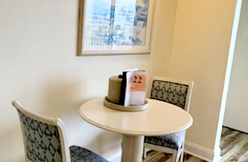 Ortona Park Condo | Cozy Daytona King Deluxe Studio w/kitchen, pool, gym, sauna, fitness center