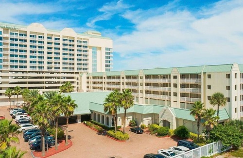 Ortona Park Condo | Cozy Daytona King Deluxe Studio w/kitchen, pool, gym, sauna, fitness center