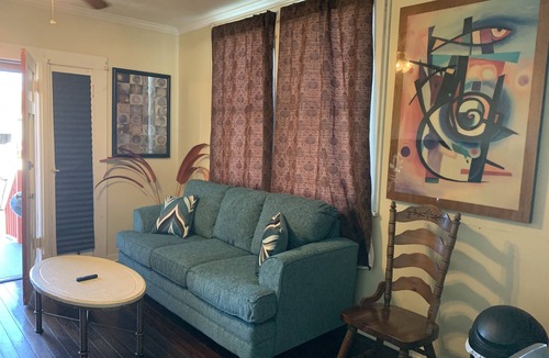 Gentilly Terrace House | Cozy Duplex - Central Location to Downtown NOLA