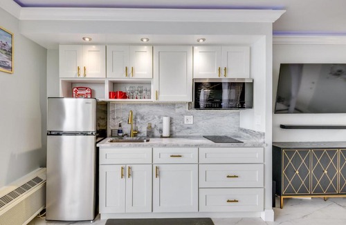 Bostwick Park Apartment | Cozy Florida Getaway w/Pool Access & Ocean Views!