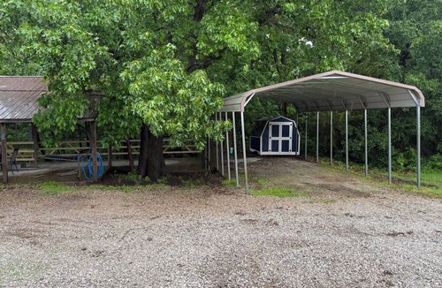 Stoutsville House | Cozy, Fully Renovated Cabin Near Mark Twain Lake