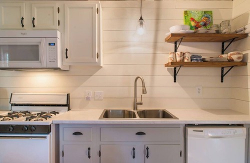 Drasco Cottage | Cozy Greers Ferry Cottage - Fishing, Golf, & Boating