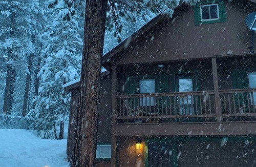 Calpine Cabin | Cozy Historic Mountain Cabin