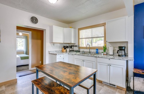 Saginaw House | Cozy Home w/Backyard ~ 3 Mi to Downtown Saginaw!