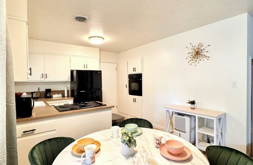 Concord House | Cozy Home with Wifi, AC, Washer/Dryer Near Napa, SF, Hospitals & Bay Area!