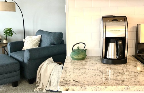Brighton Cottage | Cozy lakeside cottage near Downtown