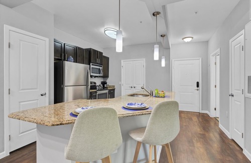 Ocoee Condo | COZY & LUXURY Apt with LAKE VIEW, cable and fast WiFi near all Attractions!