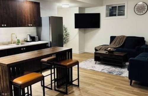 Brampton Apartment | COZY LUXURY BASEMENT APARTMENT
