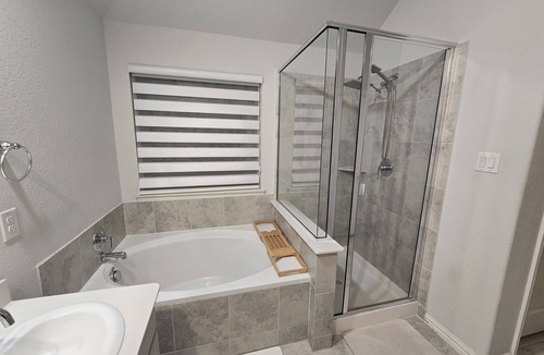Aubrey House | Cozy Luxury Getaway near Frisco and Prosper
